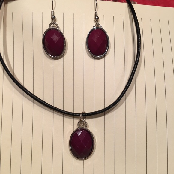 Purple pendant & earrings NWT - Picture 2 of 6